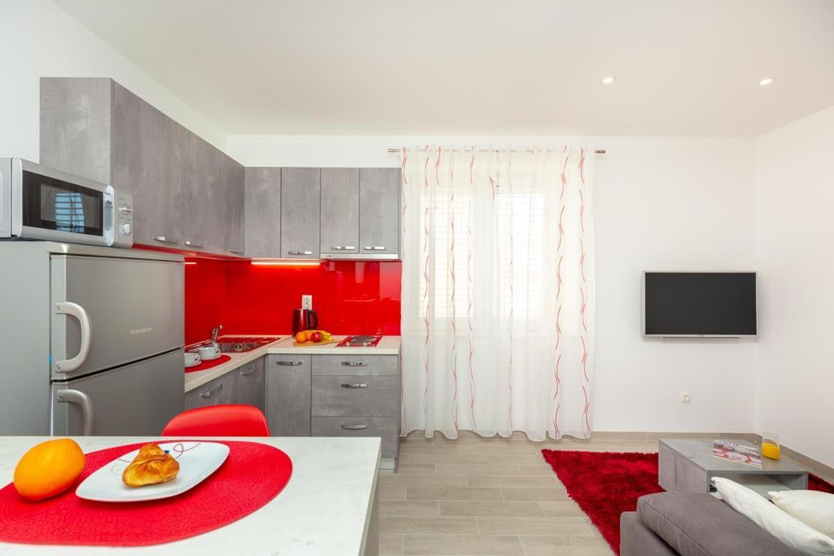 Apartments Red And Blue Mlini Extérieur photo